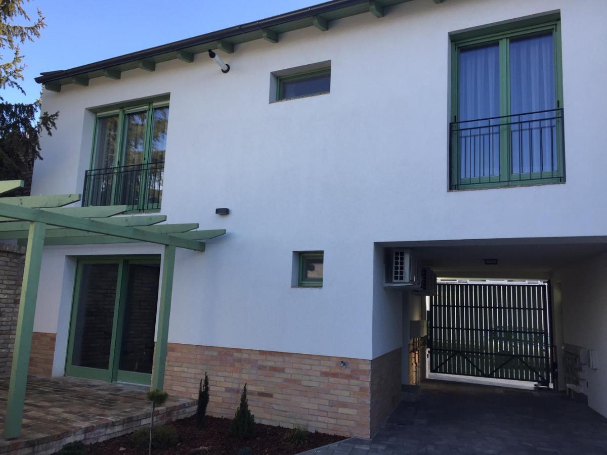 Jokai Apartman Dunafoldvar Ngoại thất bức ảnh