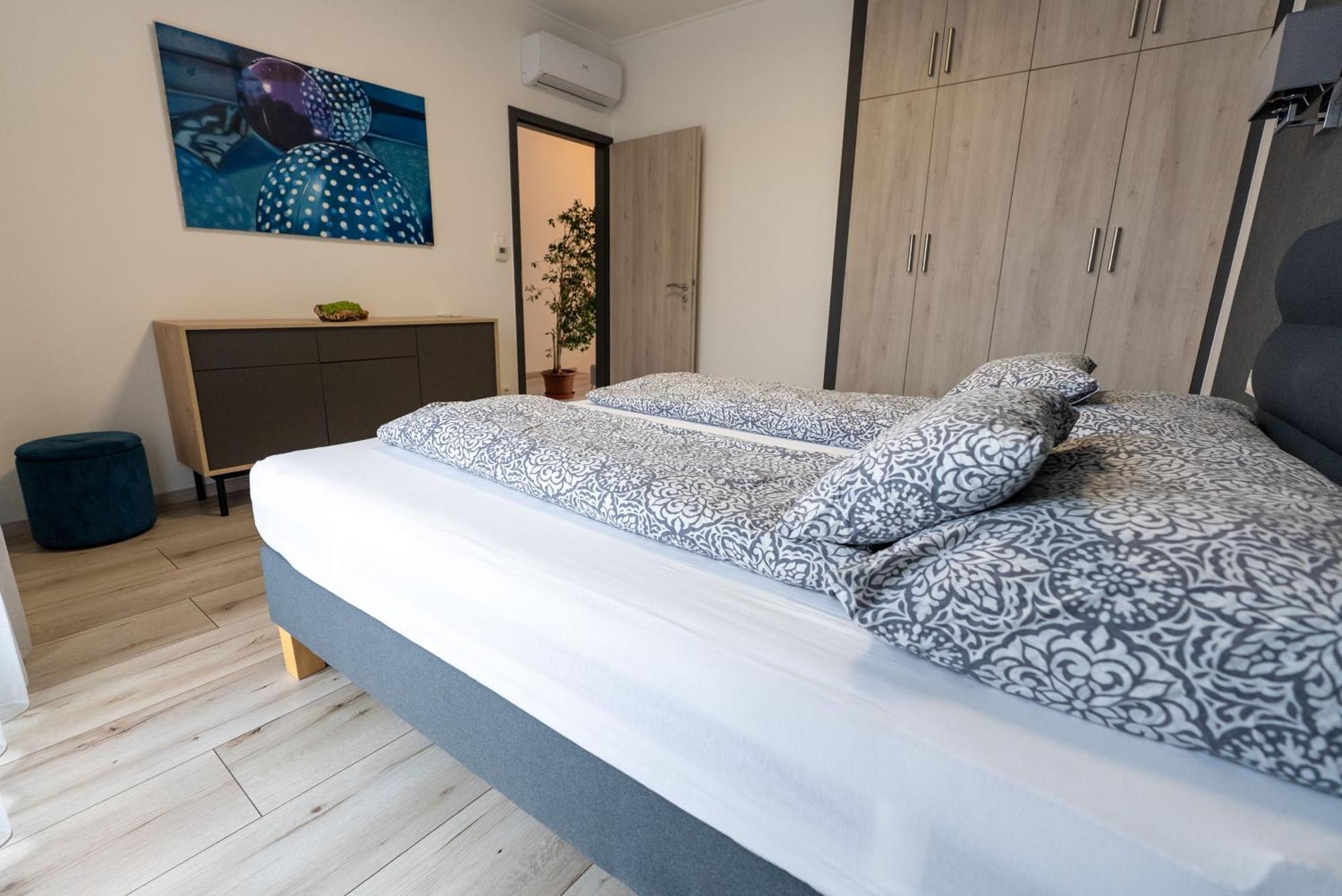 Jokai Apartman Dunafoldvar Ngoại thất bức ảnh