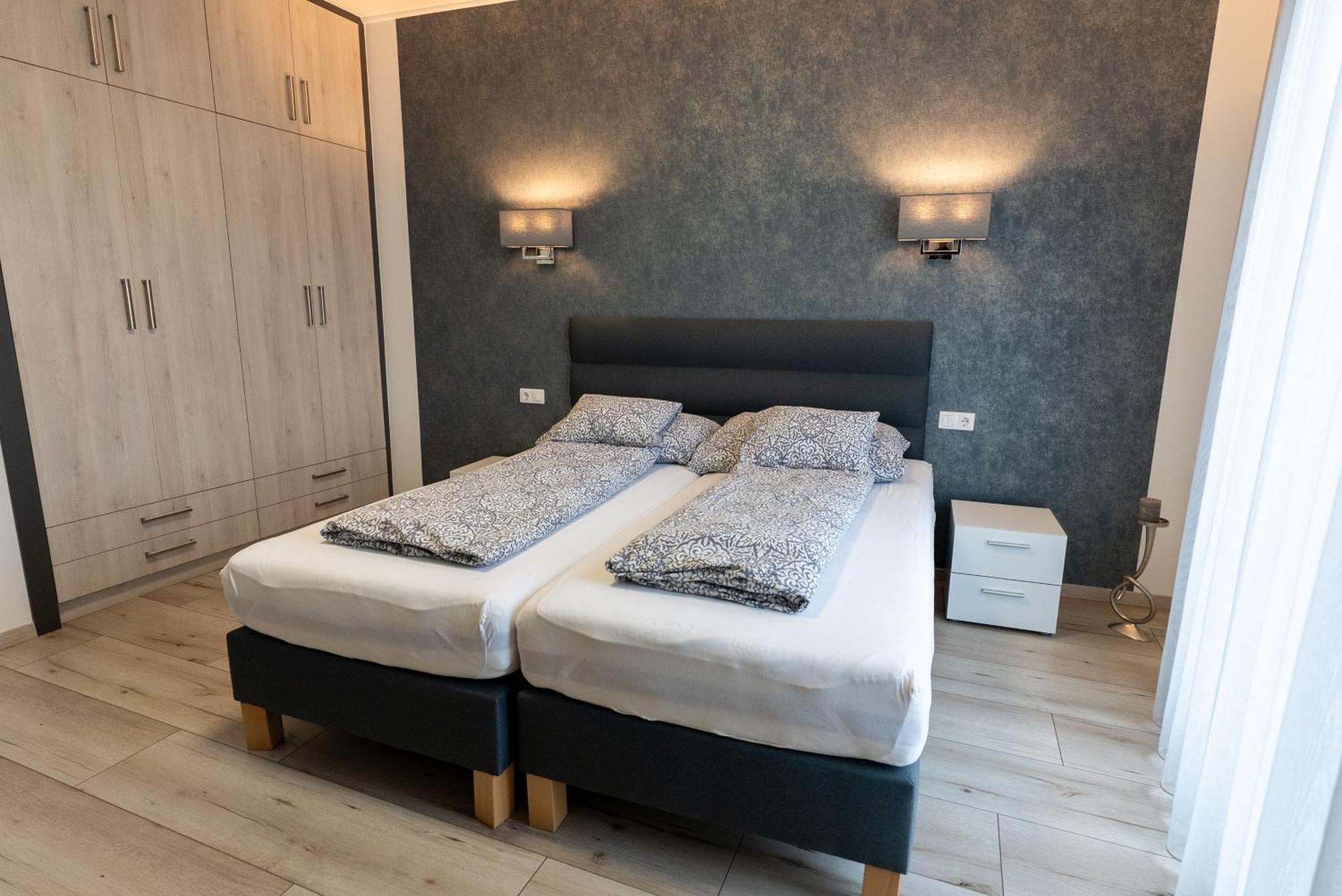 Jokai Apartman Dunafoldvar Ngoại thất bức ảnh